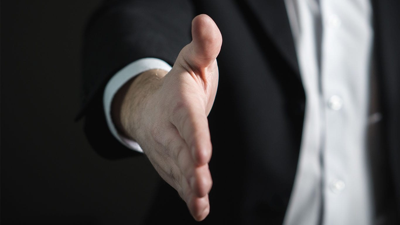 Dozent erklärt Marketing-Strategien für Google Ads und SEO